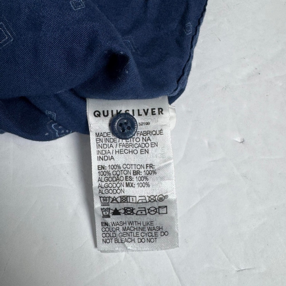 Quiksilver Button Down Shirt Mens XL Blue Medallion Print Short Sleeve AOP - Picture 8 of 11